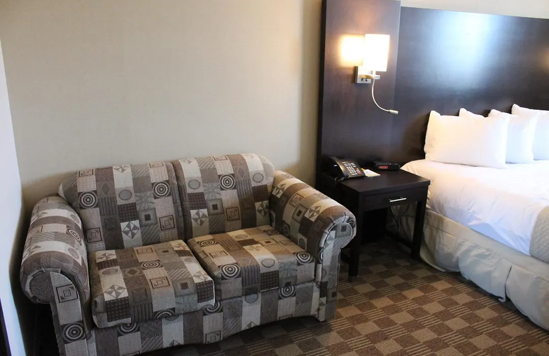 Days Inn & Suites By Wyndham North Bay Downtown-1