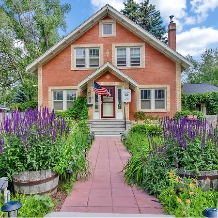 Robins Nest Bed & Breakfast-2
