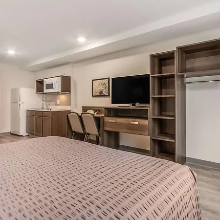 Woodspring Suites Doral Miami Airport-3