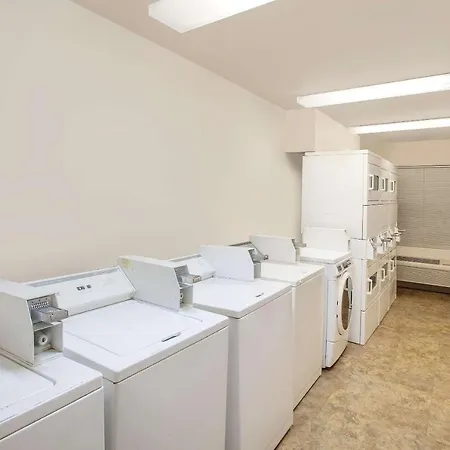 Woodspring Suites Jacksonville Beach Blvd-3