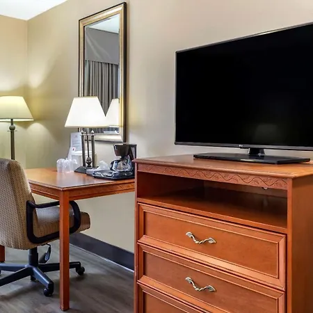 Econo Lodge & Suites Southern Pines - Pinehurst-3