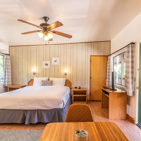 Buckeye Tree Lodge-3
