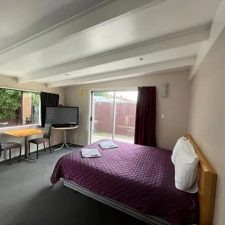 Blenheim Road Motor Lodge-2