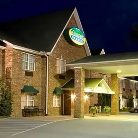 Mountain Inn & Suites Flat Rock-2