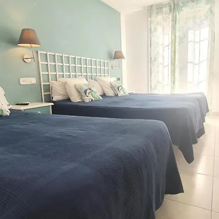 Hugo Beach Hotel & Apartments-2