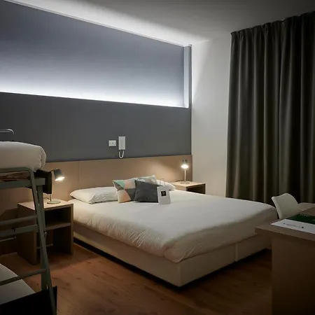 Lainez Rooms & Suites-3