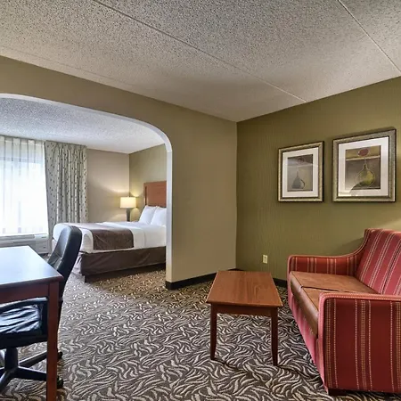 Clarion Inn & Suites Cortland - University Area-2