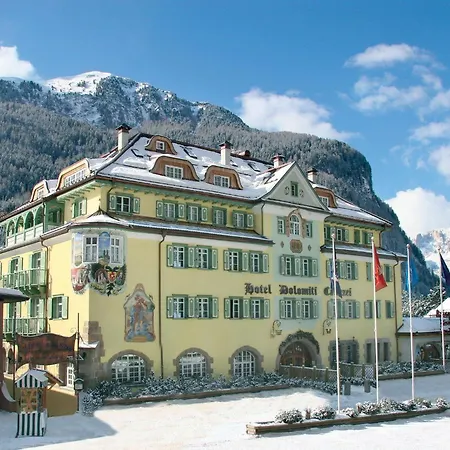 Hotel Dolomiti Schloss-3