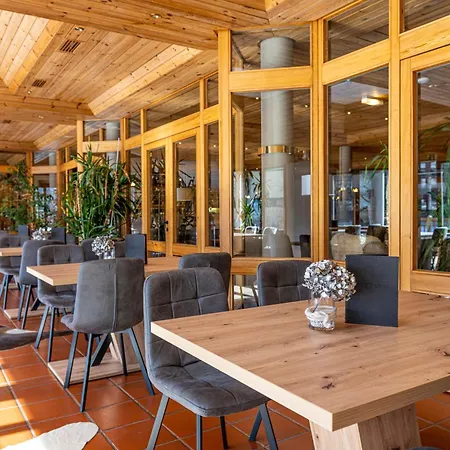 Hotel Das Gastein: Alpine Thermal Spa & Summer Mountain Access-2