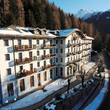 Palace Pontedilegno-2