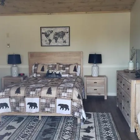 The Snowshoe Lodge-3