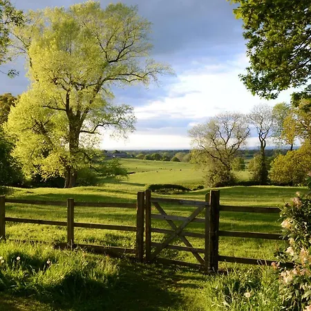 Hilltop Country House-3