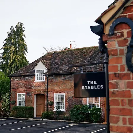 Hare And Hounds - Newbury-2