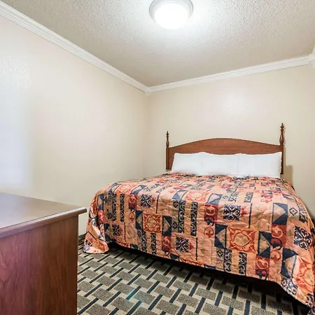 Knights Inn Greenville-2