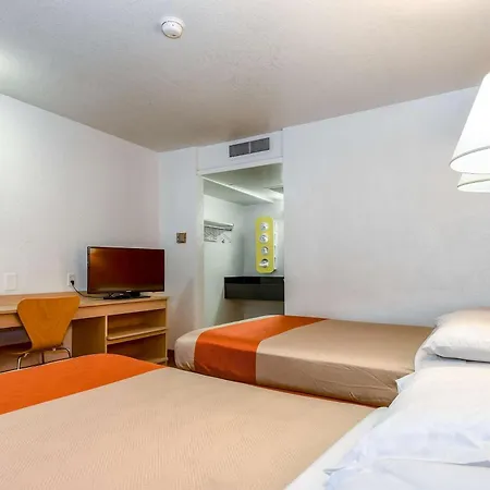 Motel 6-Corona, Ca-3