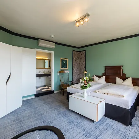 Historik Hotel Goldener Hirsch Rothenburg-3