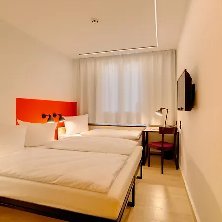 MEININGER Hotel Leipzig Hauptbahnhof-3