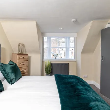 The Green Inn Rooms-3