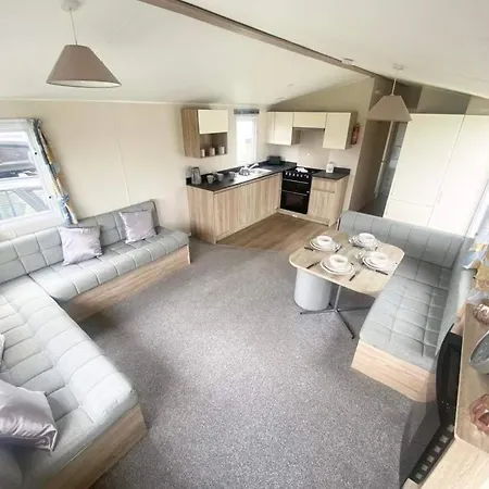 Cw77 St Osyth Beach Holiday Park-3