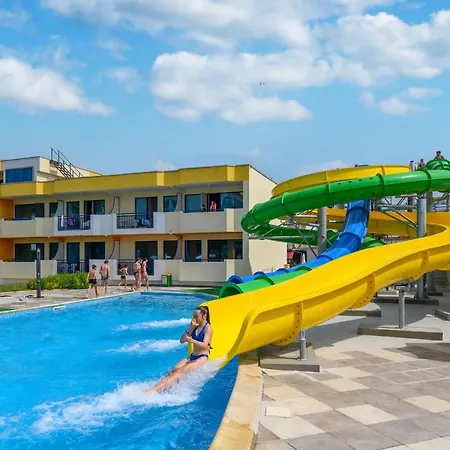 Hotel Glarus Beach-3