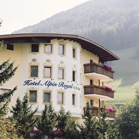 Wellness Refugium & Resort Hotel Alpin Royal - Small Luxury Hotels Of The World-2