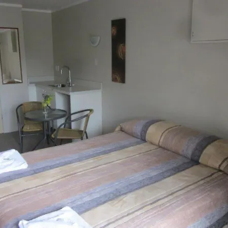 Raymar Motor Inn-2