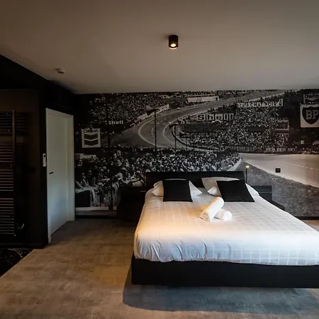 La Reine Hotel & Restaurant-3