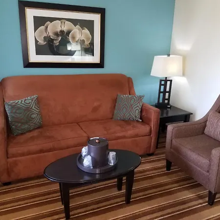 Comfort Suites Topeka Northwest-2