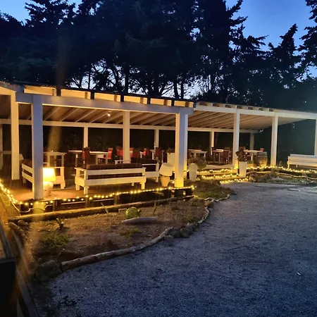 Is Benas Country Lodge-3