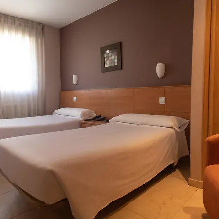 Hotel Apartamentos Ciudad de Lugo-3