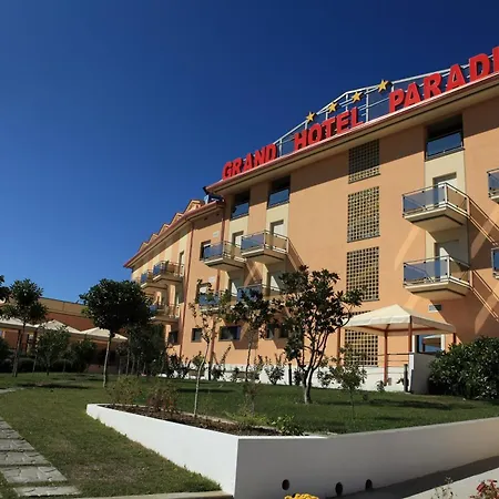 Grand Hotel Paradiso-2