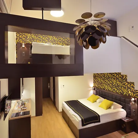 Opera Garden Hotel & Apartments-3