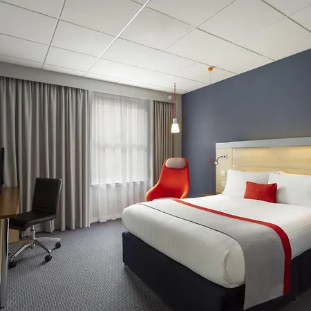 Holiday Inn Express Edinburgh City Centre By Ihg-3