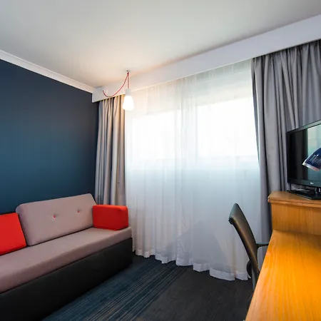 Holiday Inn Express Glasgow City Riverside By Ihg-2