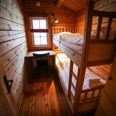 Vesterland Feriepark Hytter, Hotell Og Leikeland-3