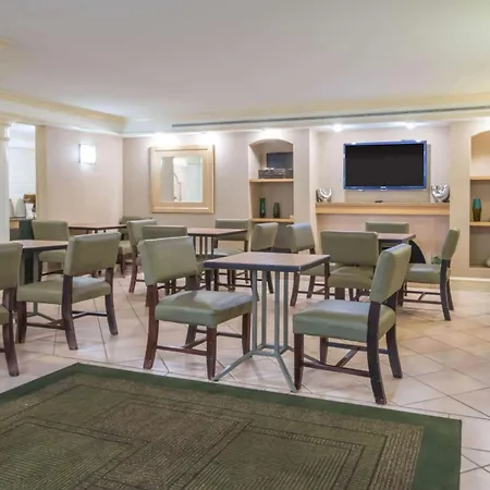 La Quinta Inn By Wyndham Colorado Springs Garden Of The Gods-3