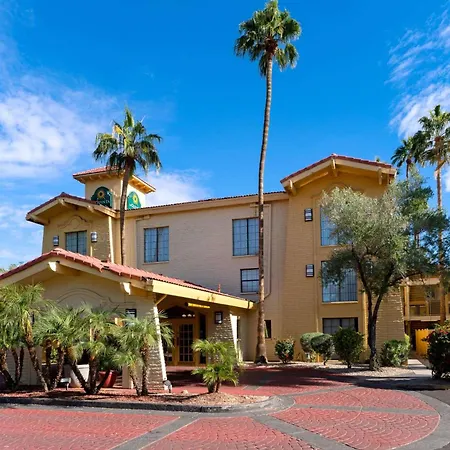 La Quinta Inn By Wyndham Phoenix Sky Harbor Airport-2