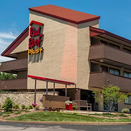 Red Roof Inn Plus+ St. Louis - Forest Park / Hampton Ave.-3