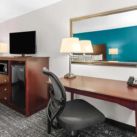 La Quinta By Wyndham Portland Nw-2