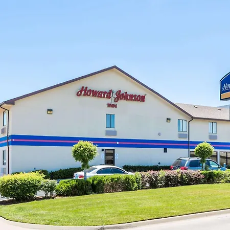 Howard Johnson By Wyndham Wichita Airport-3