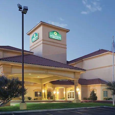 La Quinta Inn & Suites By Wyndham Albuquerque Midtown-3
