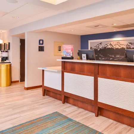 Hampton Inn Seattle Airport-3
