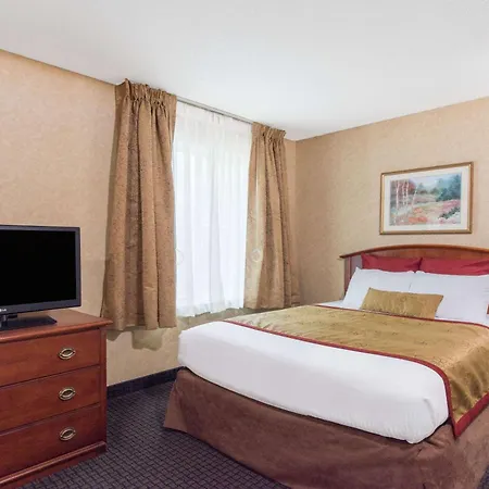 Lancaster Suites-3