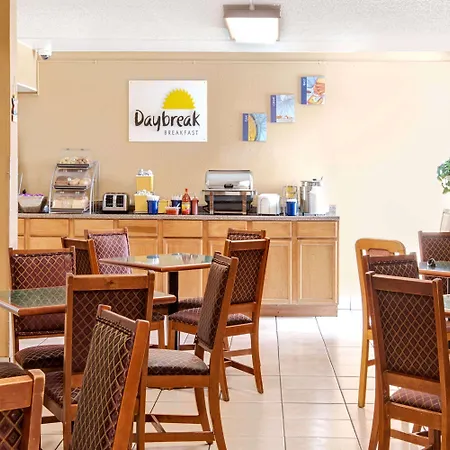 Days Inn By Wyndham El Paso I-10 East-2