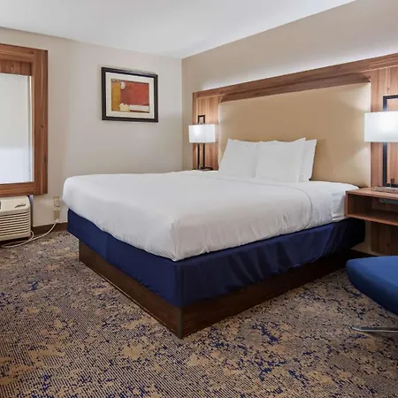 Best Western Plus Kansas City Airport - Kci East-3