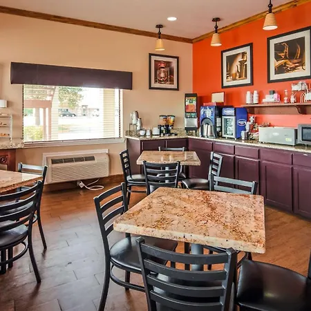 Surestay Hotel By Best Western Floresville-3