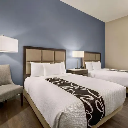 La Quinta Inn & Suites By Wyndham San Bernardino-2