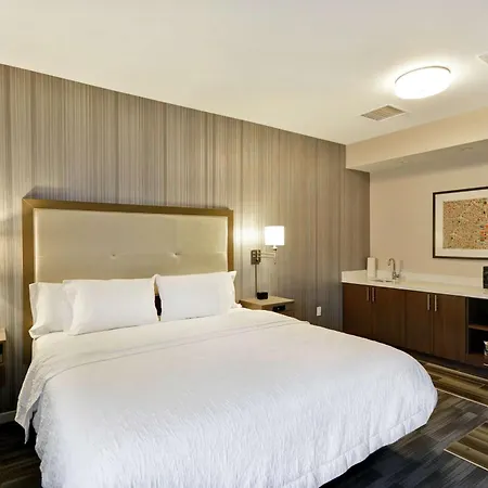 Hampton Inn & Suites Los Angeles Burbank Airport-3