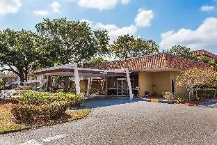 Baymont By Wyndham Sarasota-3