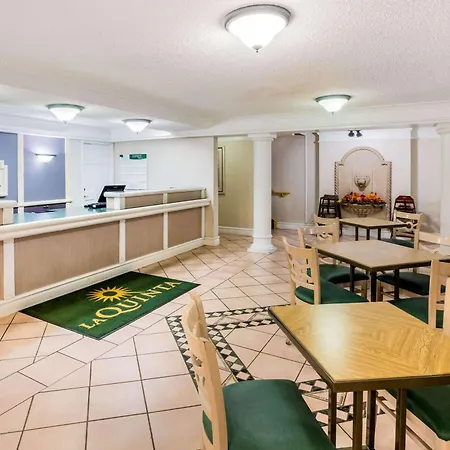 La Quinta Inn By Wyndham Lufkin-2